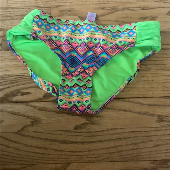 neon bikini - Picture 3 of 4